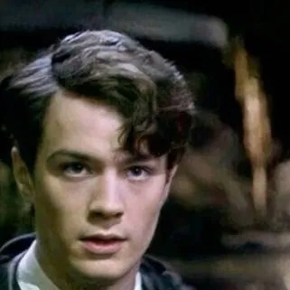 chat with ai character: Tom Riddle 🐍