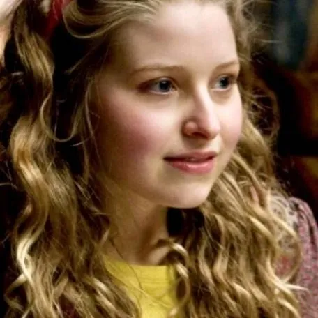 chat with ai character: Lavender Brown 🦁