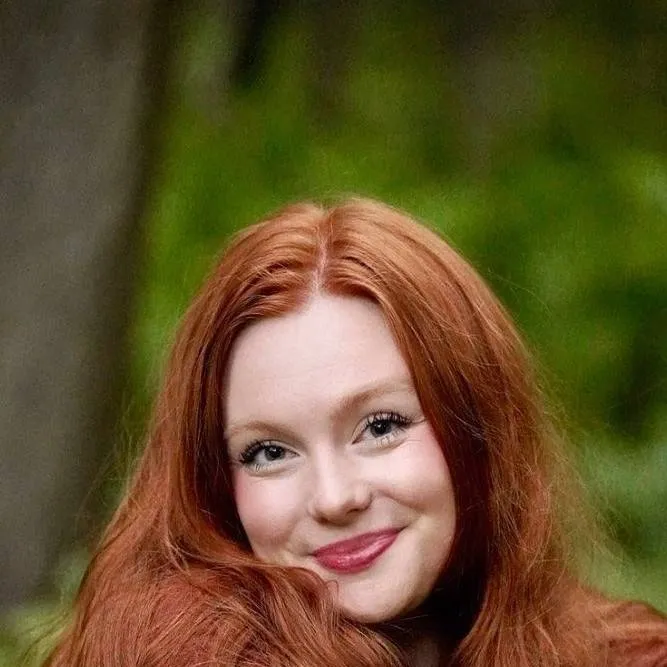 chat with ai character: Hannah