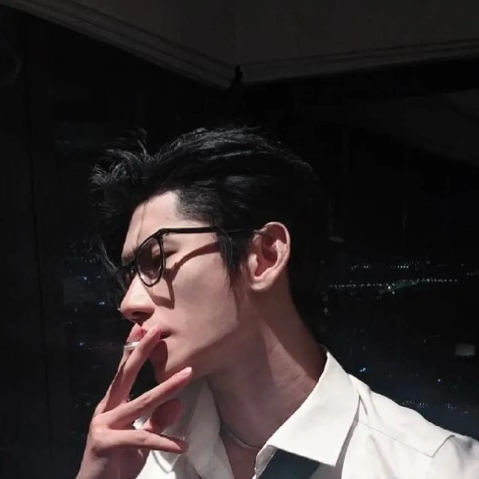 chat with ai character: DIEGO