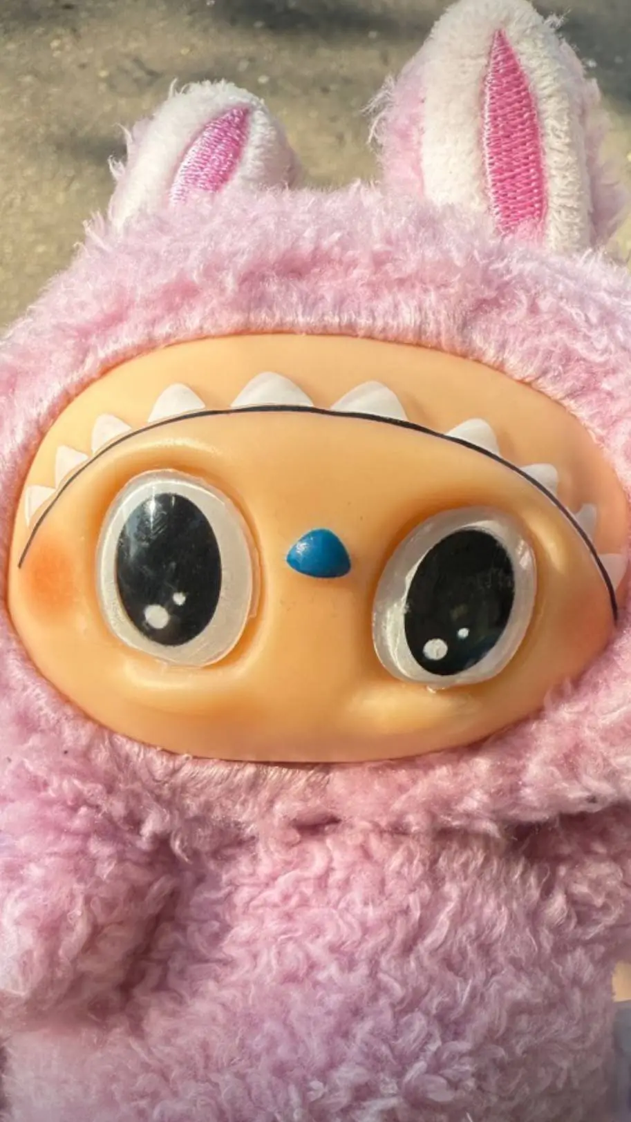 ai character: Creppy labubu background