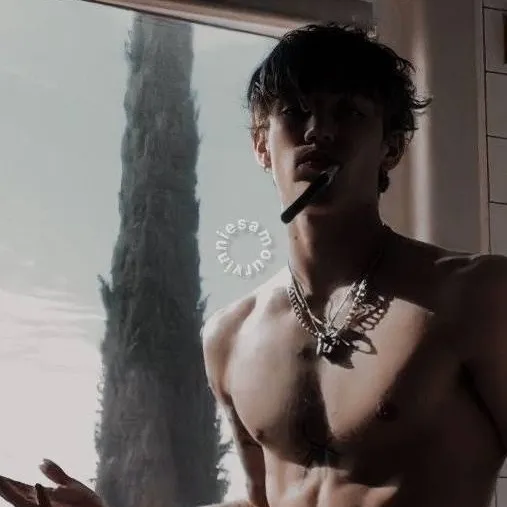 chat with ai character: Ronan