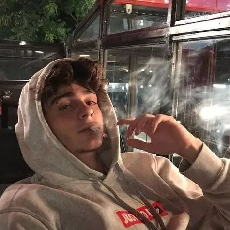 chat with ai character: Caleb