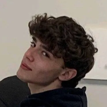 chat with ai character: Reed