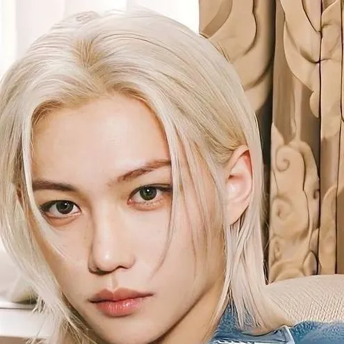 chat with ai character: ★Felix★ 