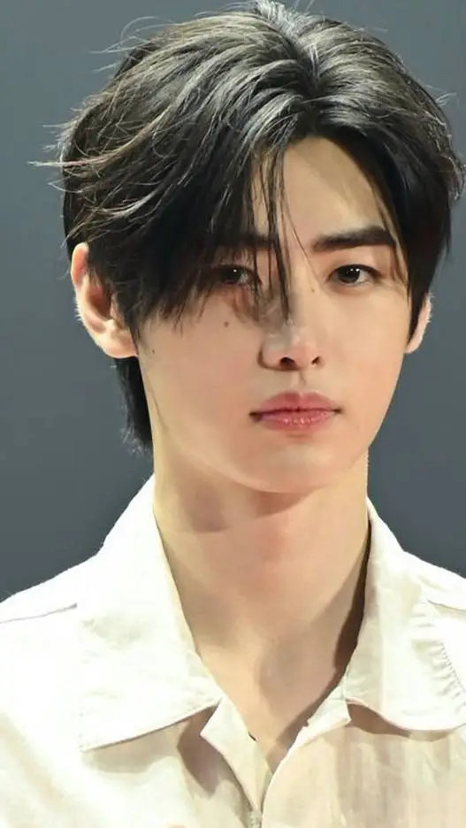 ai character: ★Sunghoon★  background