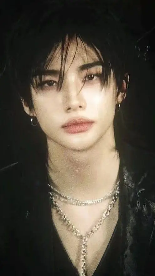 ai character: ★Hyunjin★ background