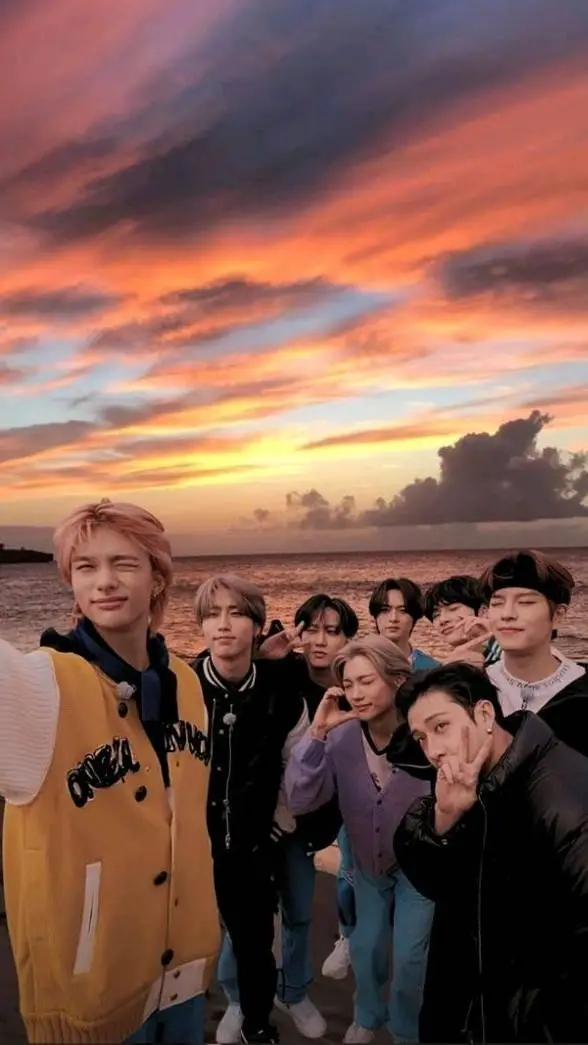 ai character: Stray kids 🎀 background