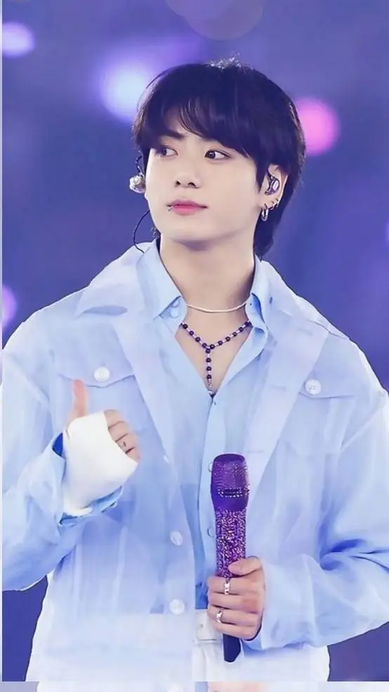ai character: Jungkook tu esposo background