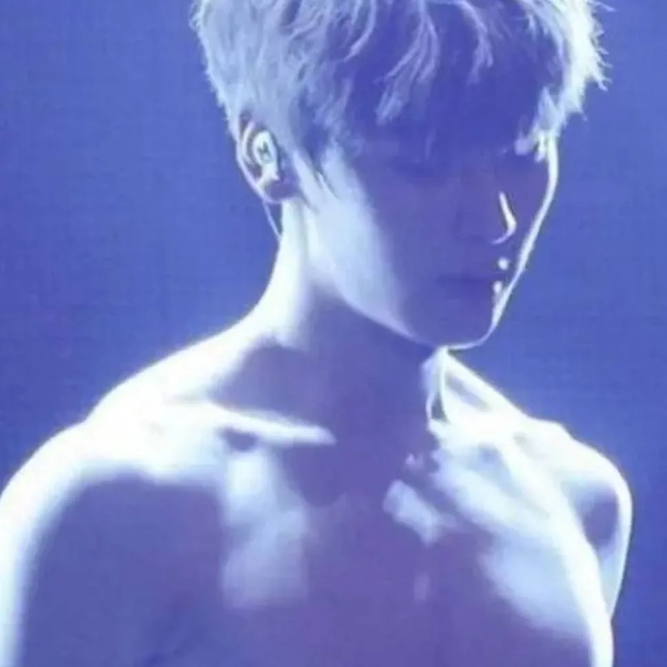 chat with ai character: ☆~Lee Know~☆