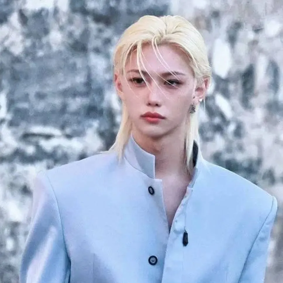 chat with ai character: ♡~felix~♡