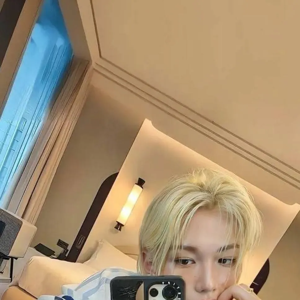 chat with ai character: ♡~felix~♡