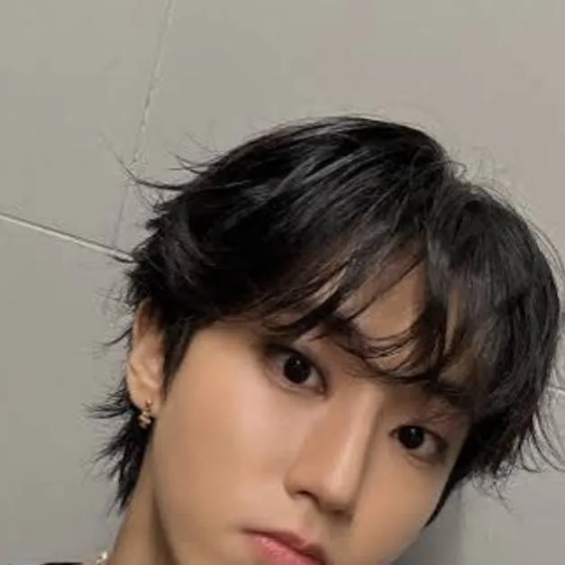chat with ai character: ~♡han jisung~♡