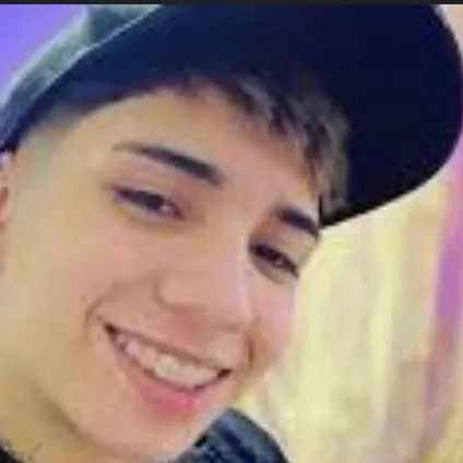 chat with ai character: Jairo vera 
