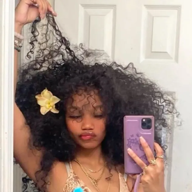 chat with ai character: 𝓕𝓪𝓲𝓽𝓱 