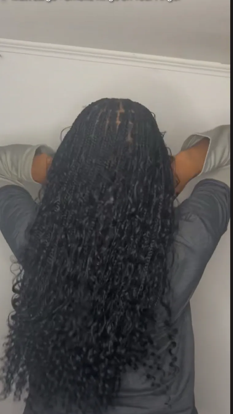 ai character: Nora background