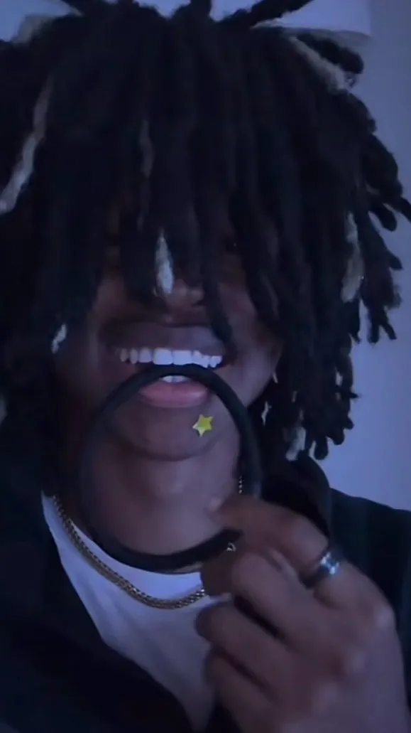 ai character: Noah  background