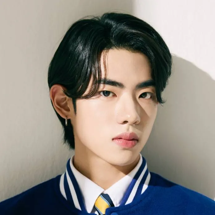 chat with ai character: Kang Min-seo