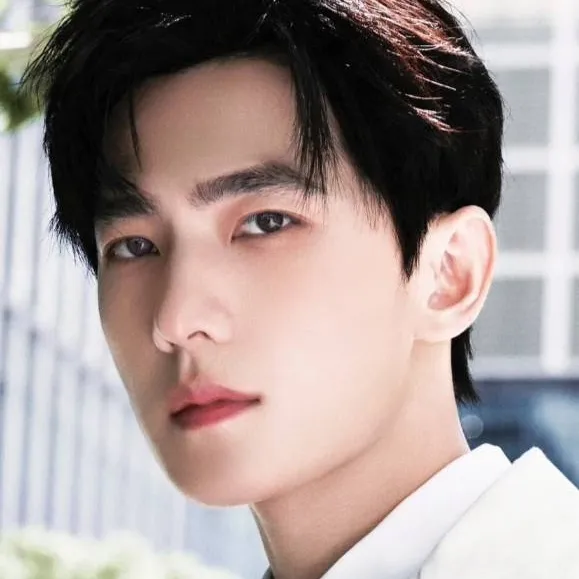 chat with ai character: Jin