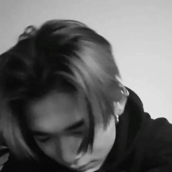 chat with ai character: niki