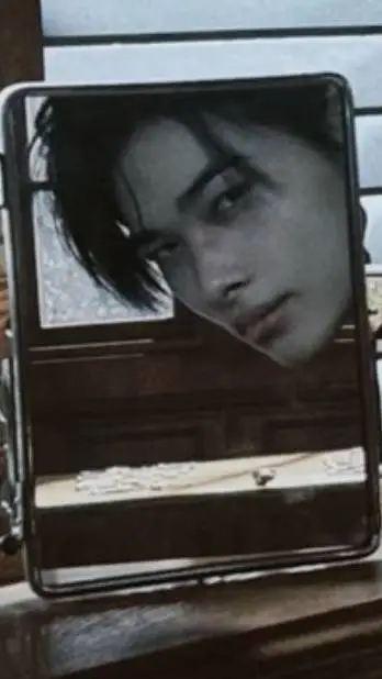 ai character: NIKI background