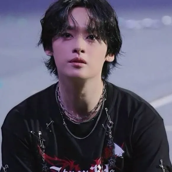 chat with ai character: Minsung !? 