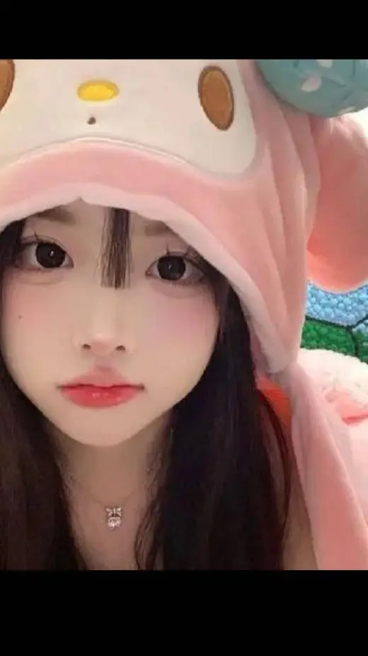 ai character: hi jin background