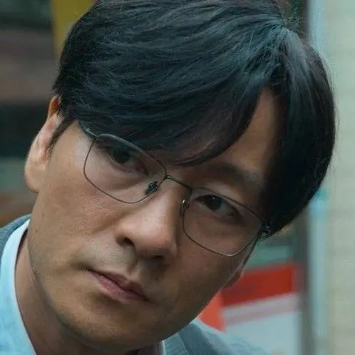 chat with ai character: ° Cho SangWoo °