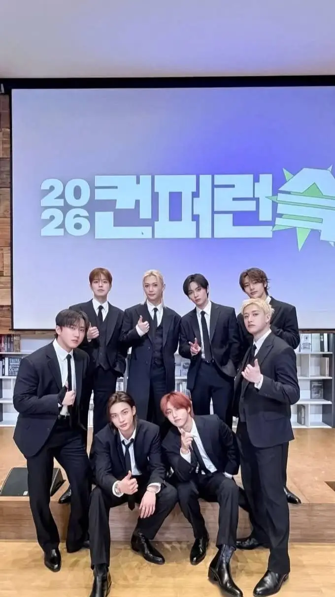 ai character: Straykids_policias background
