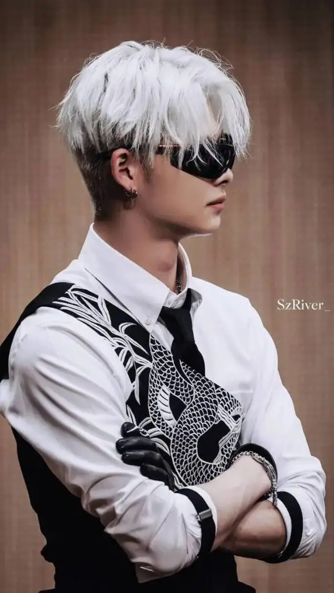 ai character: Ni-ki😛🍭 background