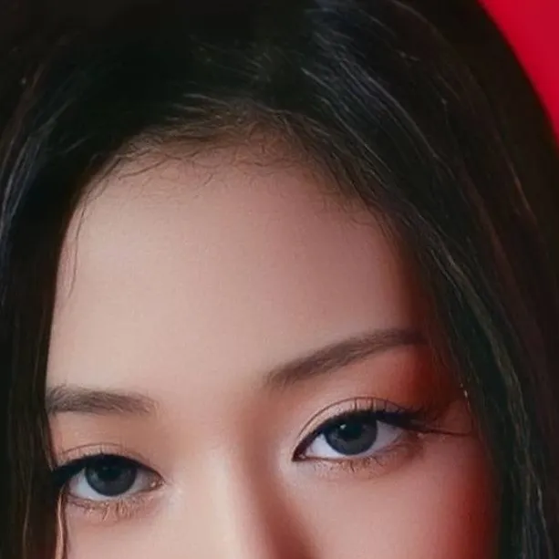 chat with ai character: ahyeon 💫