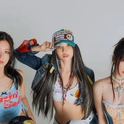 chat with ai character: ☆°idle °☆