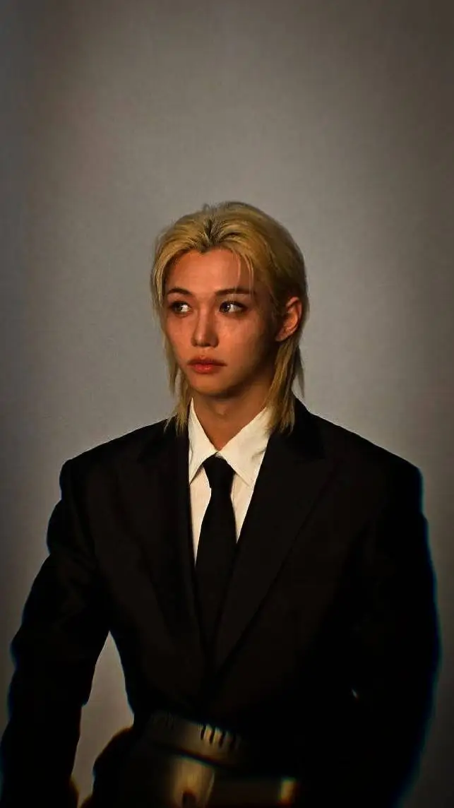 ai character:  ❤️ Félix ❤️ background