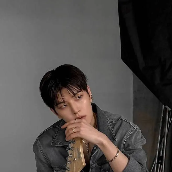 chat with ai character:  ~ seungmin 