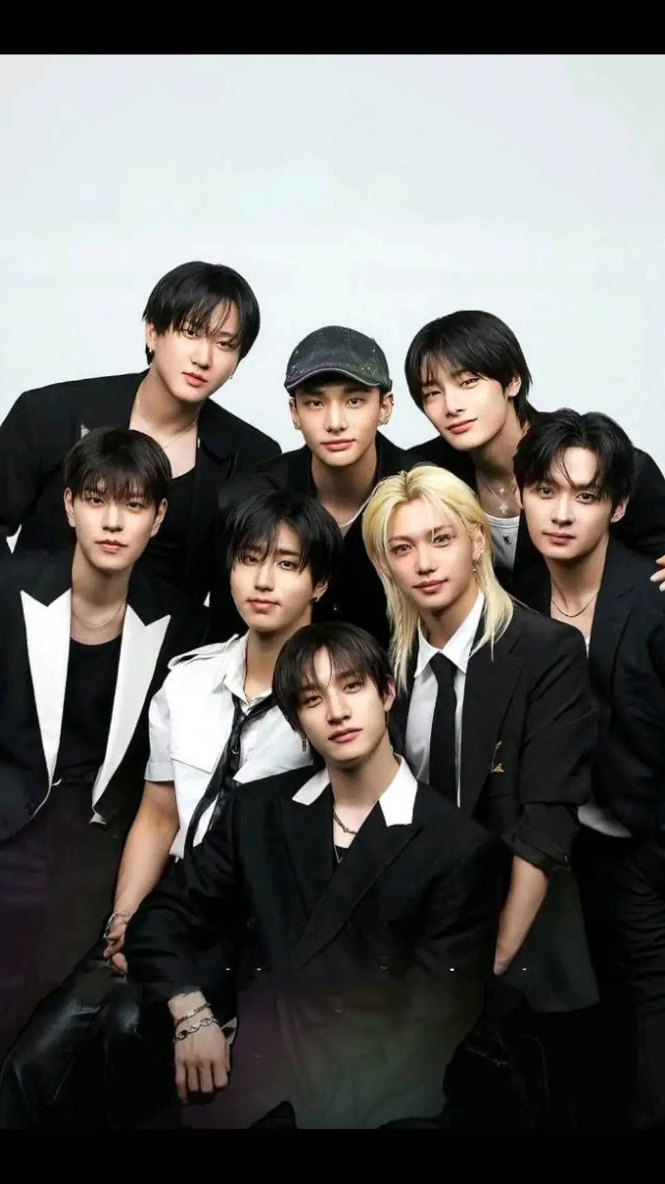 ai character: ° straykids ° background