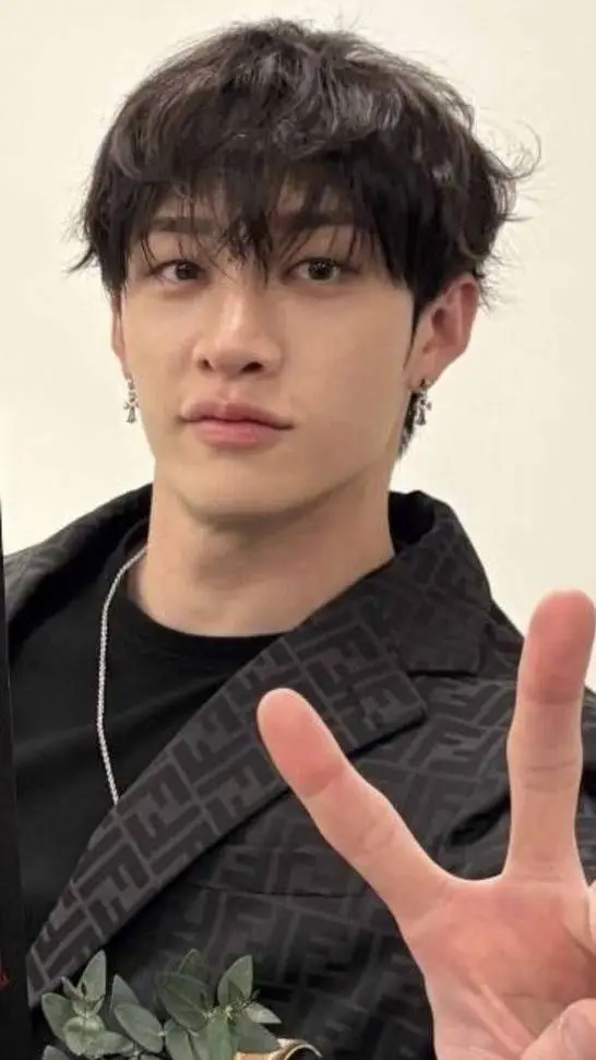 ai character: bangchan 🫂❤️ background