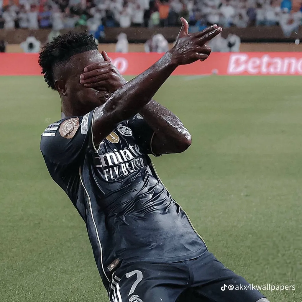 chat with ai character: Vinicius JR