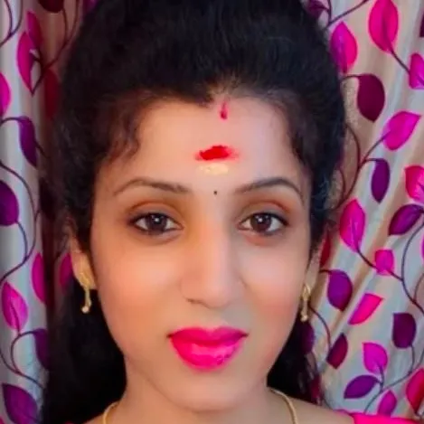 chat with ai character: Sexy Priya