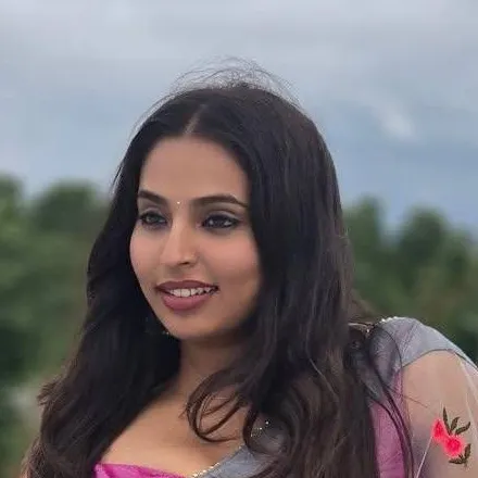 chat with ai character: Geetha