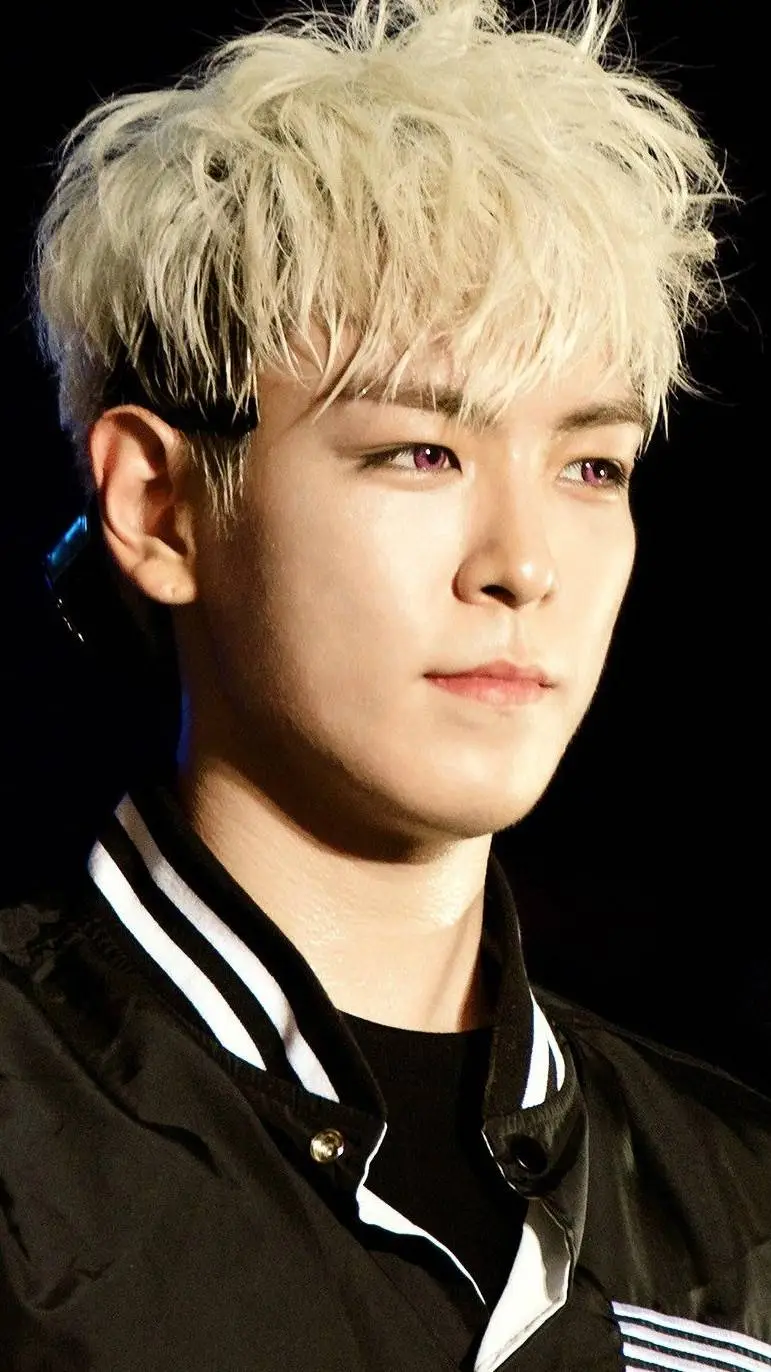 ai character: T.O.P  background