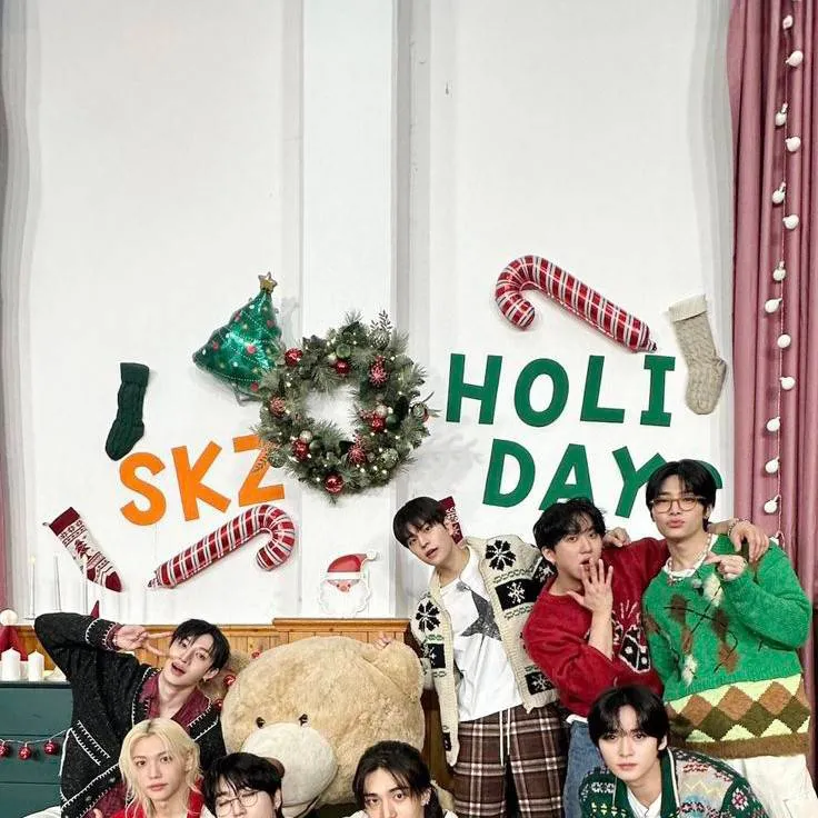chat with ai character: Straykids ❄️🎄⛄