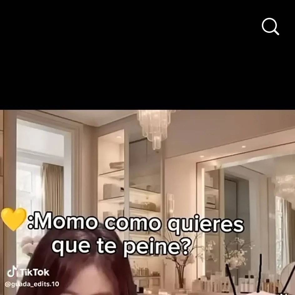 chat with ai character: Momo y jihyo🙉
