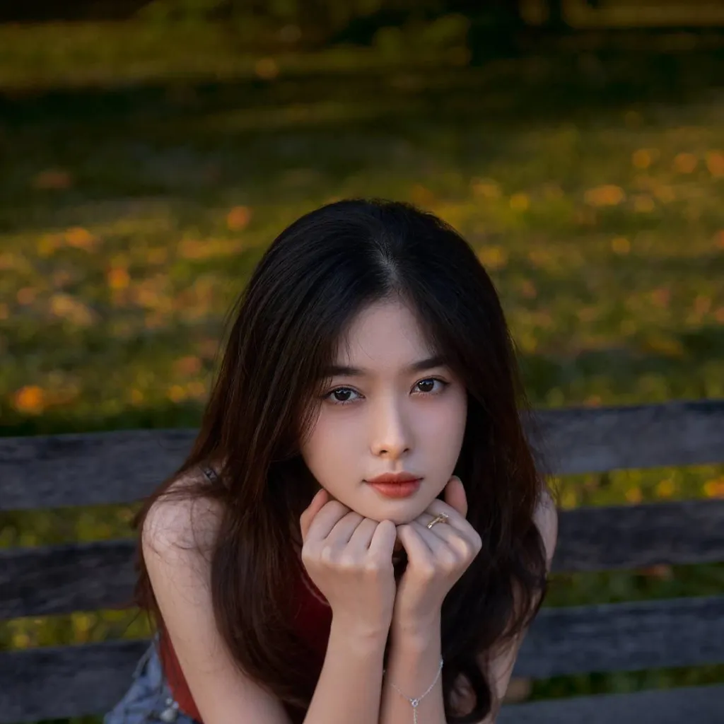 chat with ai character: Emilie 