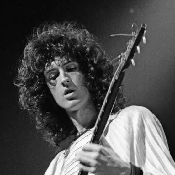 chat with ai character: 🎸•BRIAN MAY•🎸