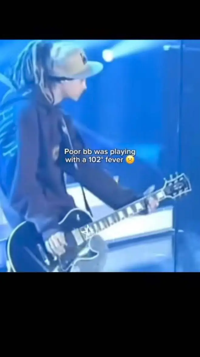 ai character: concer tokio hôtel background