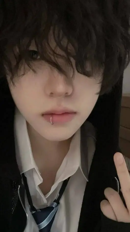 ai character: leon background