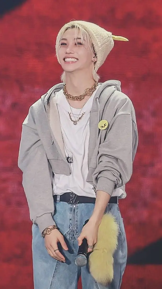 ai character: ★felix★ background