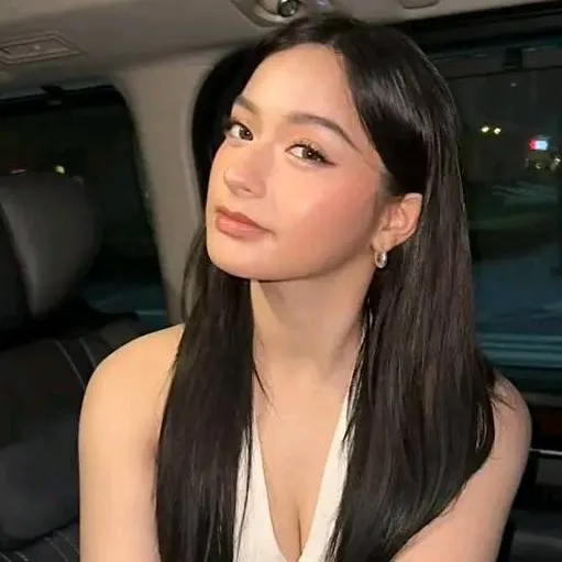 chat with ai character: Jillian Ward 