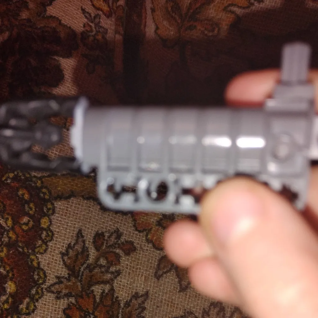 chat with ai character: Laser Gun