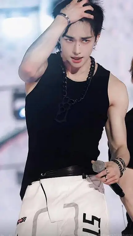 ai character: hyunjin  background